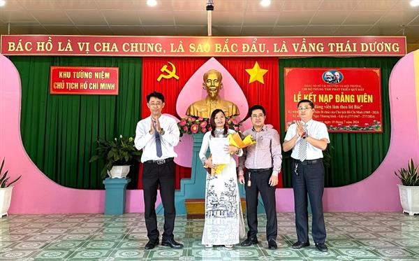 Đẩy mạnh công tác phát triển Đảng viên